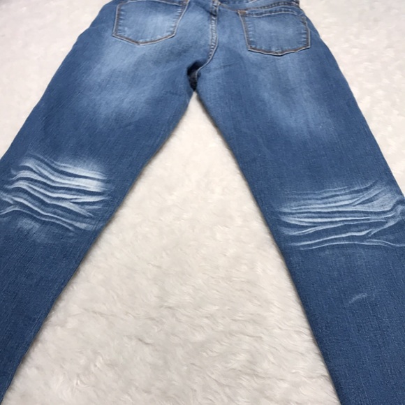 L & B mid rise Blue Jeans - Picture 5 of 12